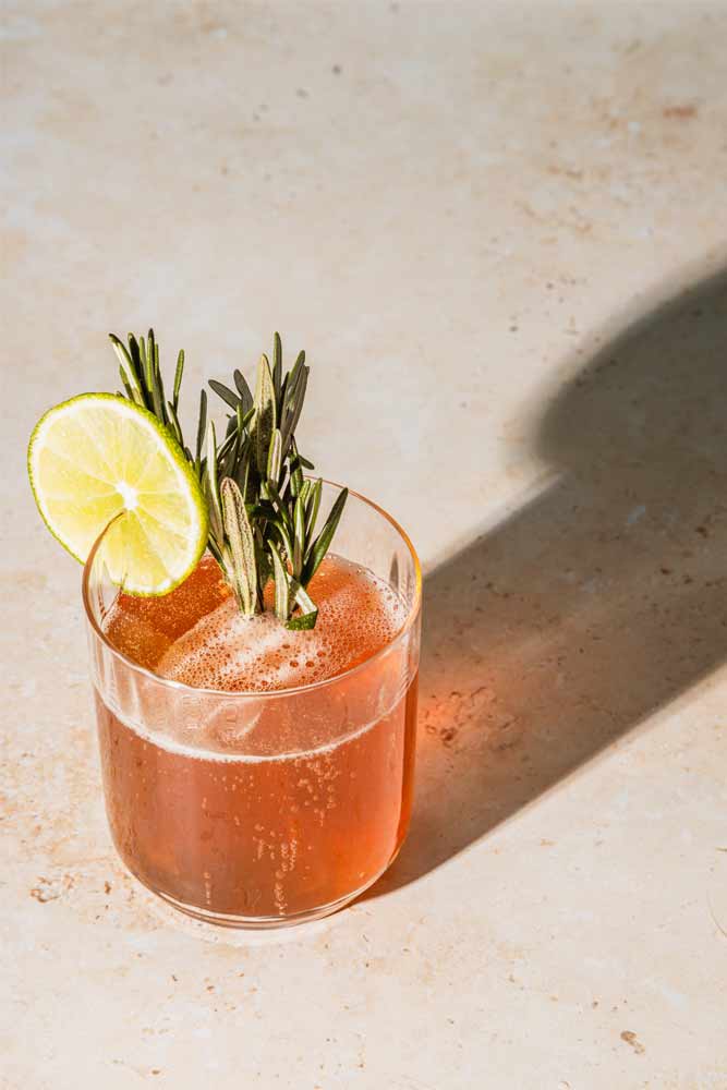 Non-alcoholic functional drink with rosemary and lime